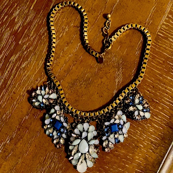Talbots statement necklace in hues of blue - Picture 1 of 1